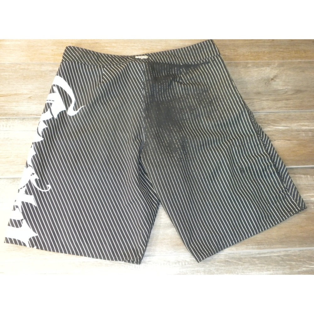 Crusty Demons Board Shorts 38 Black 90s Freestyle MotoX Metal Mulisha Streetwear - Picture 3 of 12